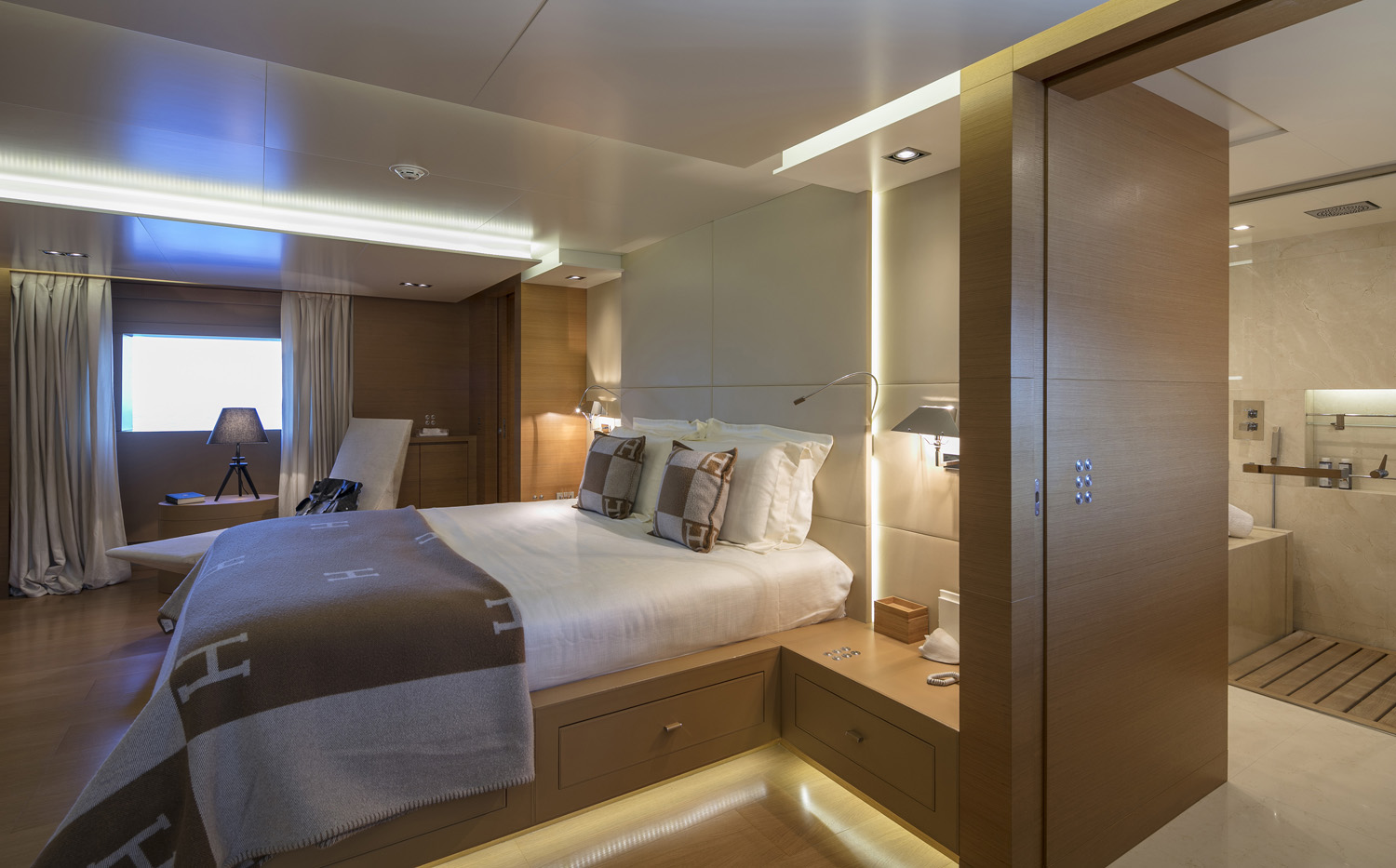 GEOSAND Double Guest Cabin Luxury Yacht Browser by CHARTERWORLD